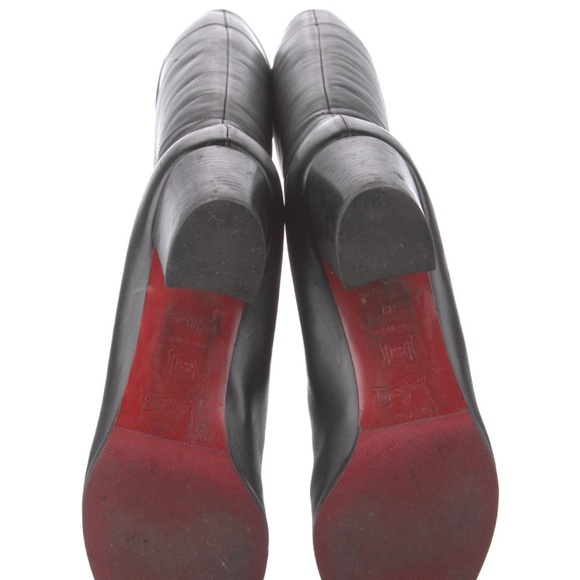 Christian Louboutin - Picture 5 of 6